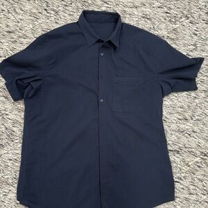 EUC Men’s Lululemon Buttondown Shirt